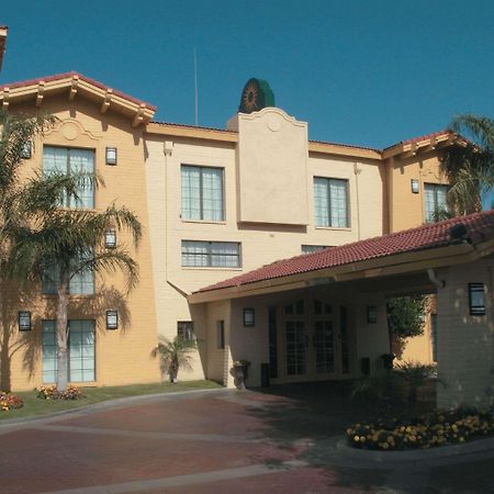 La Quinta Inn By Wyndham Bakersfield South Exterior photo