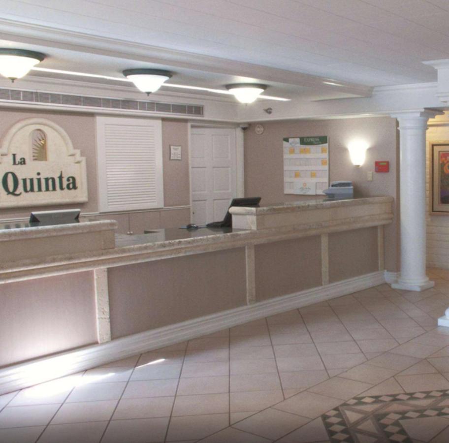 La Quinta Inn By Wyndham Bakersfield South Exterior photo