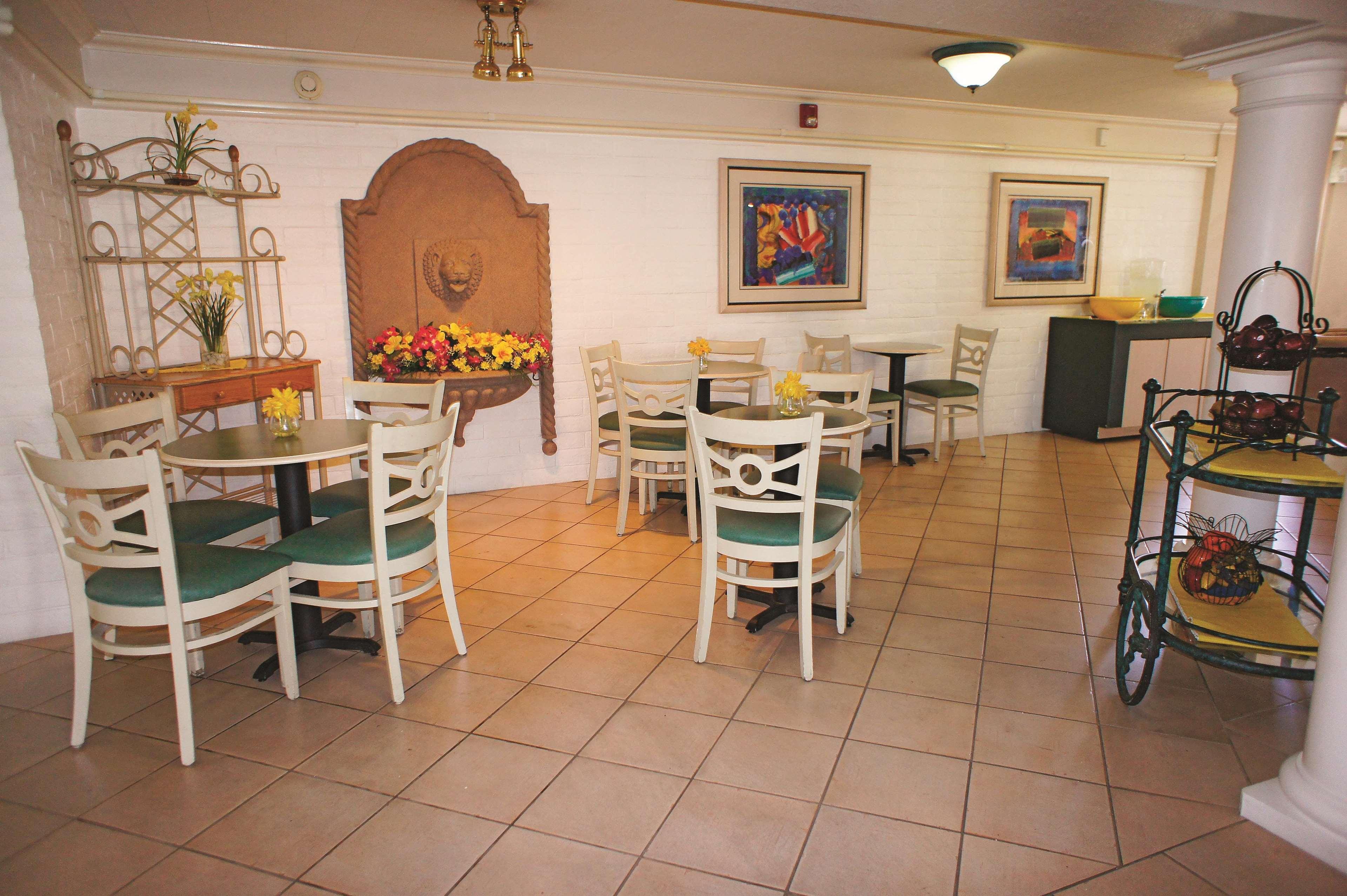 La Quinta Inn By Wyndham Bakersfield South Exterior photo